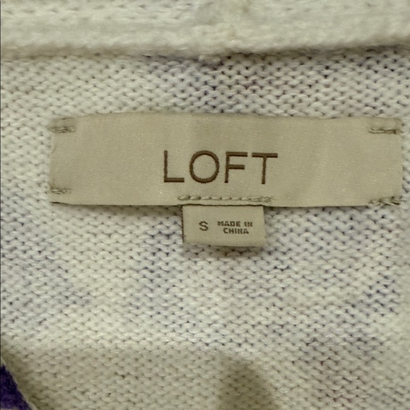 LOFT Women's V-Neck Sweater in Purple Floral - Picture 2 of 6